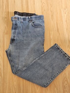 Wrangler Men's Medium Blue Relaxed Jeans, Size 44x30